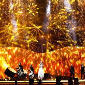 Kako zvuči kada pobjednica Eurosonga obradi pjesmu?
