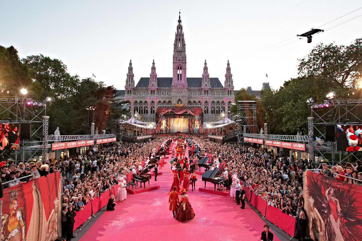 Венская жизнь. Life Ball в Вене. Венский бал жизни. Бал жизни в Вене. Стиль Vienna Ball.