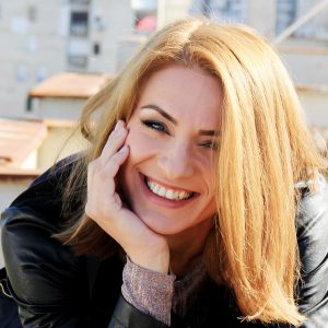 Ivana Popović Martinović: “Poljupci” je pjesma iskrenih osjećanja o ljubavi bez straha