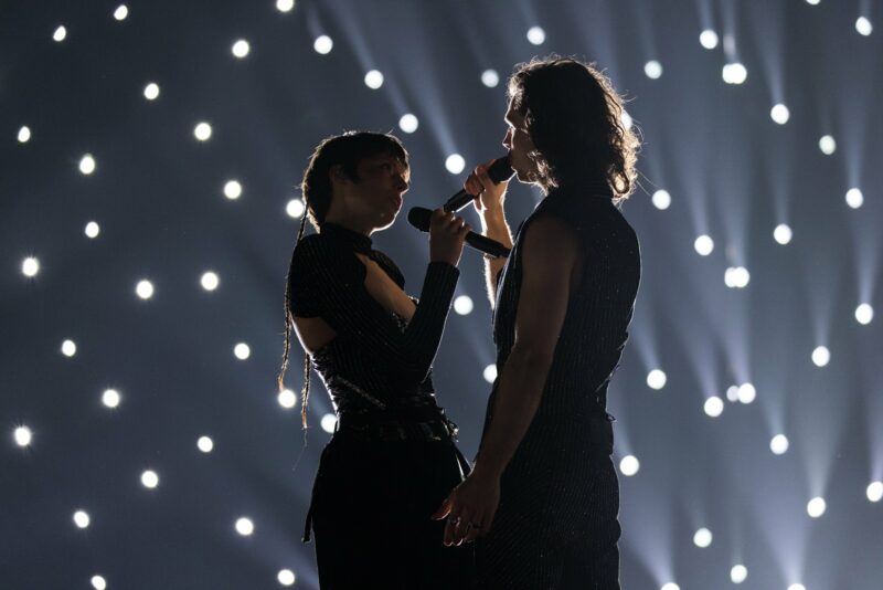 Nizozemski predstavnici Mia Nicolai i Dion Cooper na prvoj probi za Eurosong 2023.